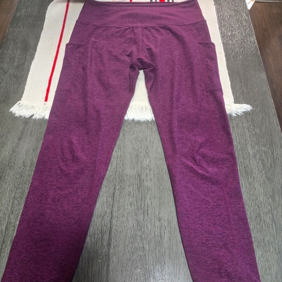 Kirkland Yoga Pant L - Picture 2 of 2